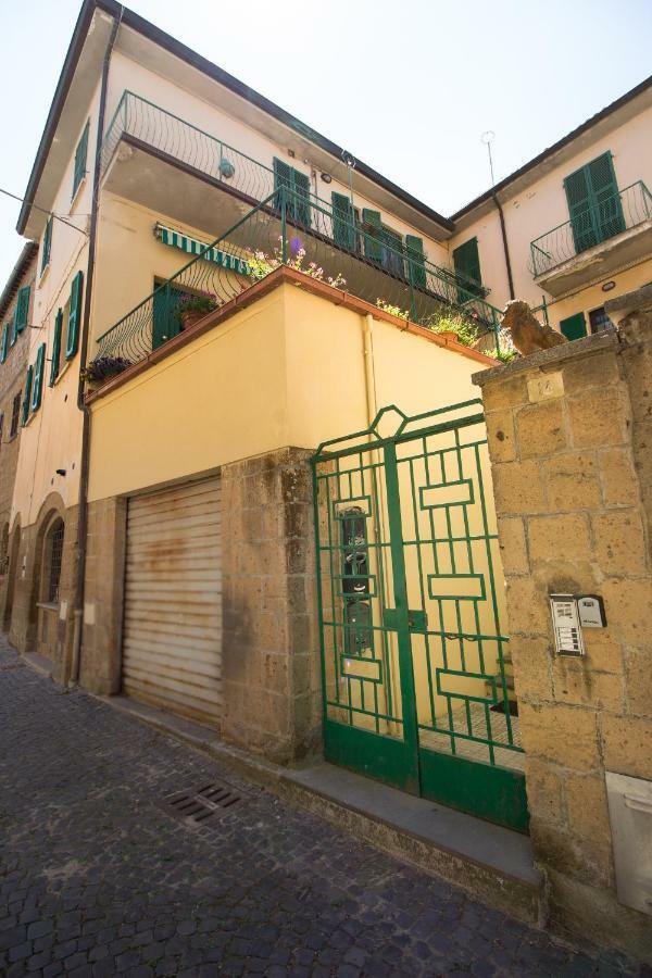 Delizioso Appartamento Da Paola Orvieto Luaran gambar